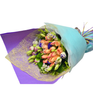 Ecuador Rose Garden Elegant Surprise Champagne Roses Bouquet 18pcs