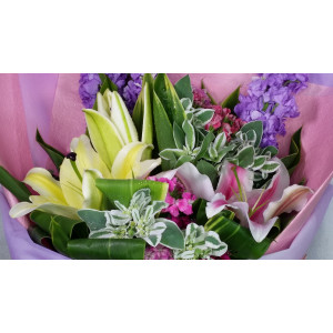 YYC Valentine Lily Bouquet