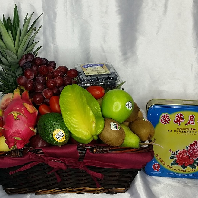 Mid Autumn Festival Fruits Hamper with MoonCake